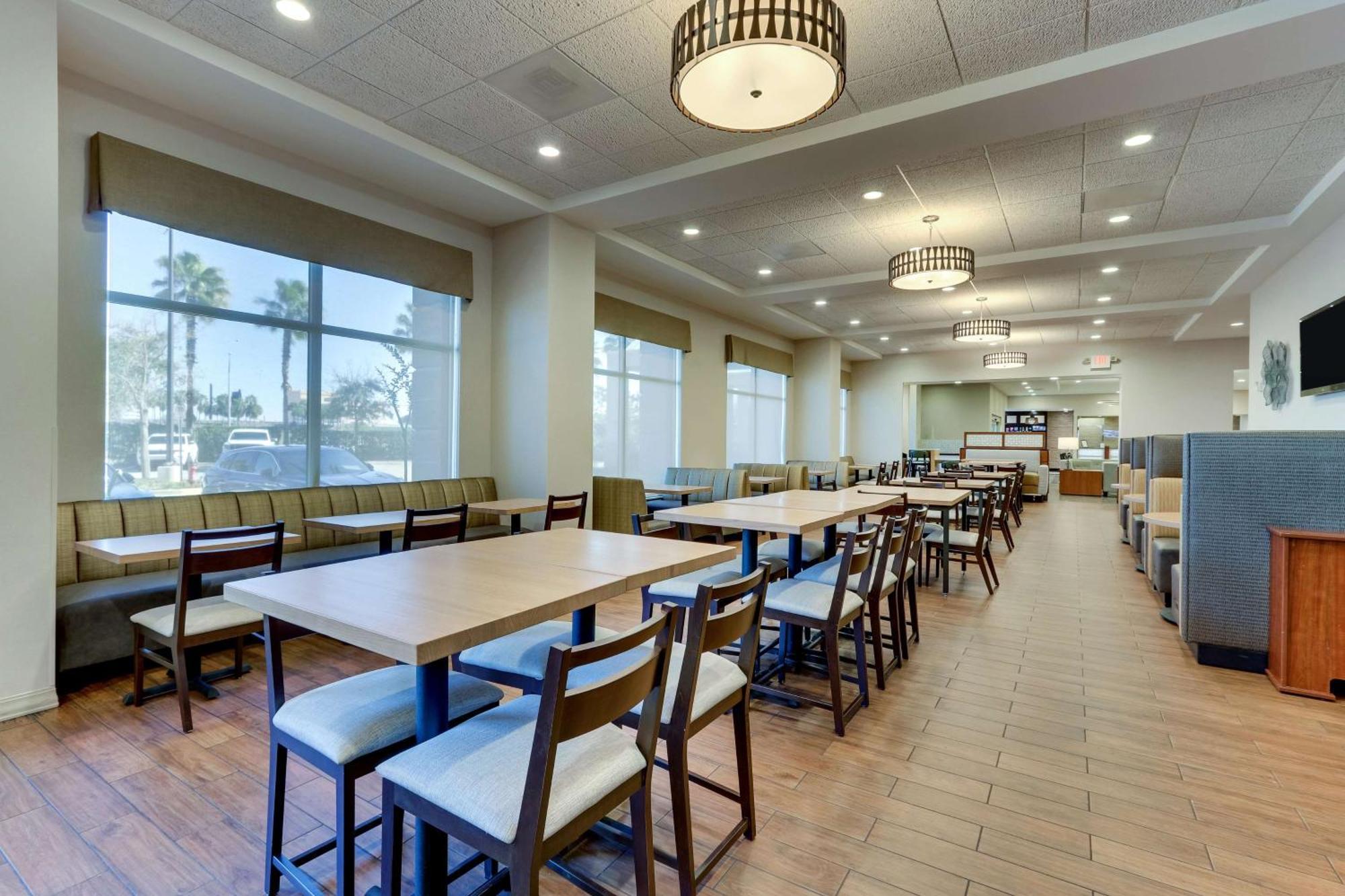 Drury Inn & Suites Orlando Near Universal Orlando Resort Екстериор снимка