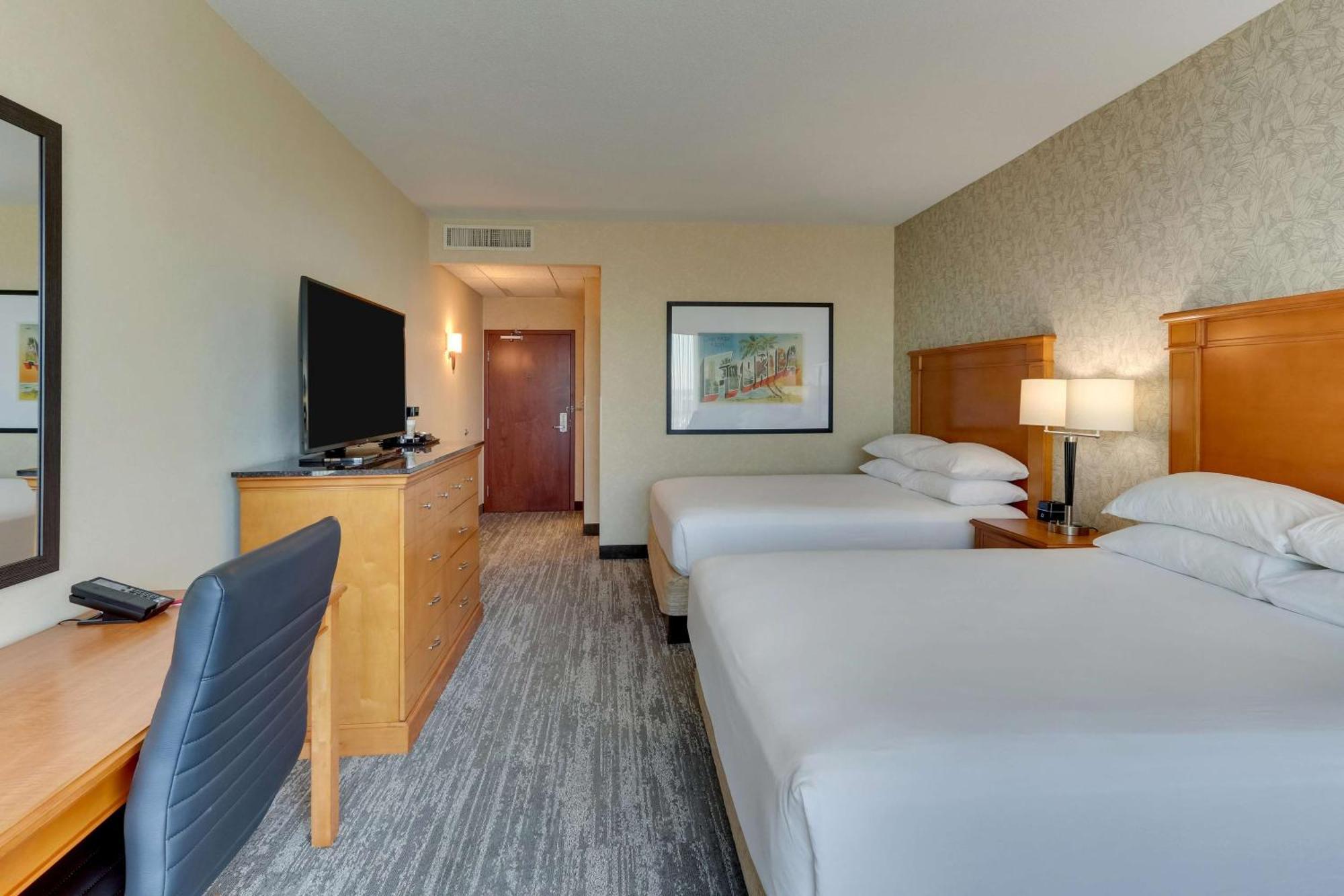 Drury Inn & Suites Orlando Near Universal Orlando Resort Екстериор снимка