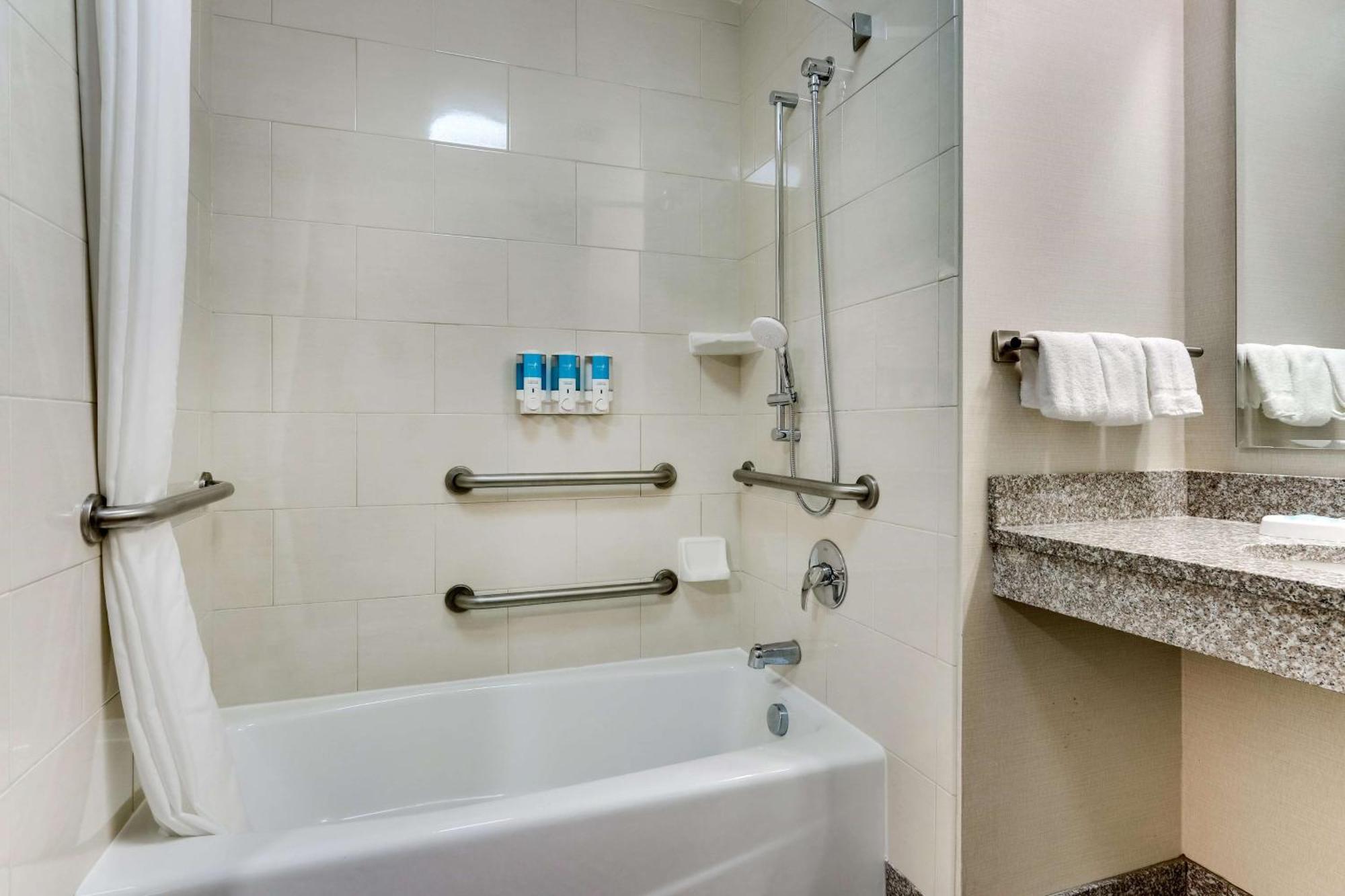 Drury Inn & Suites Orlando Near Universal Orlando Resort Екстериор снимка