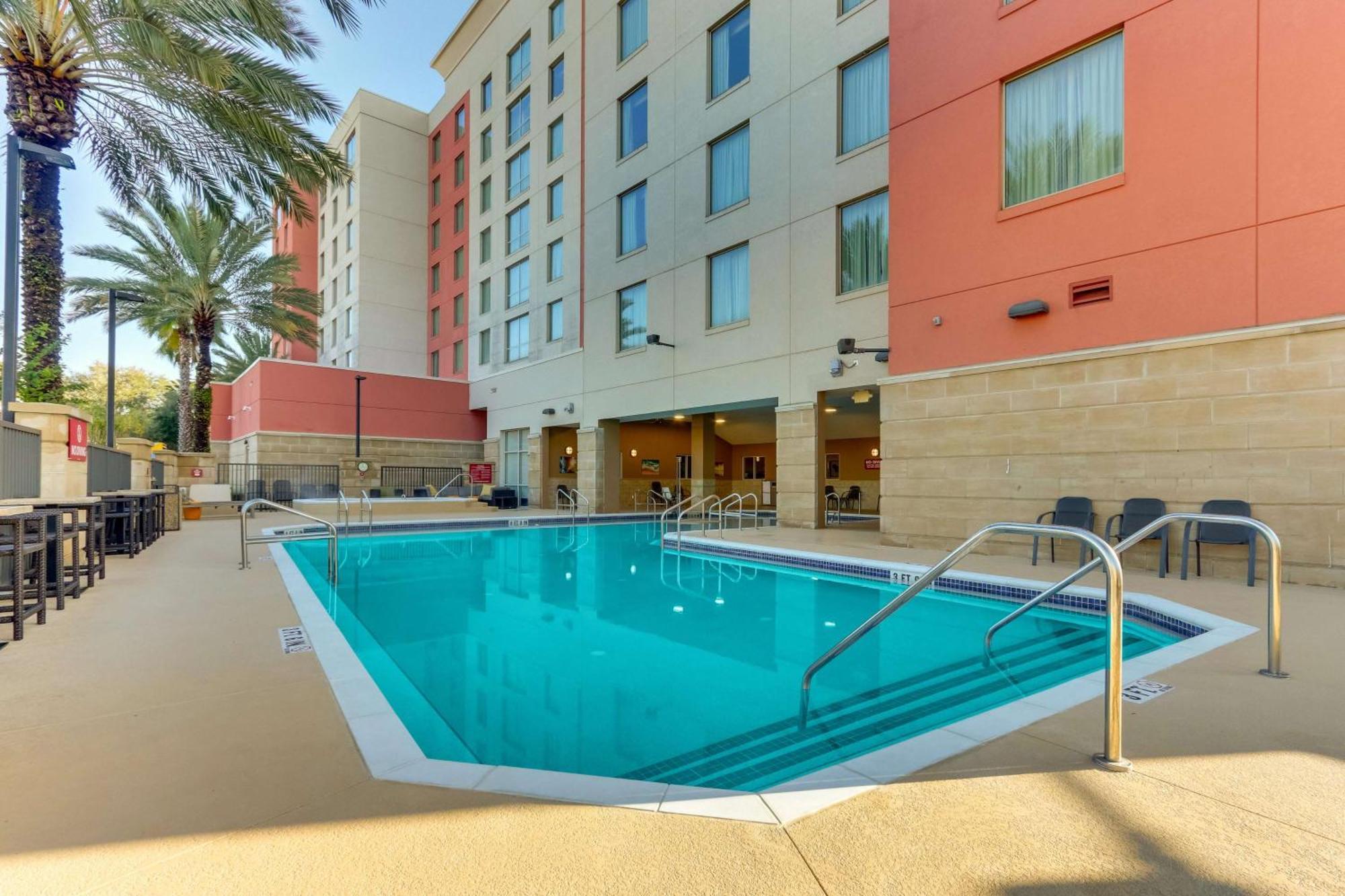 Drury Inn & Suites Orlando Near Universal Orlando Resort Екстериор снимка